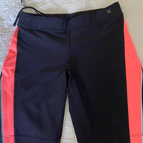 Top - Picture 2 of 5